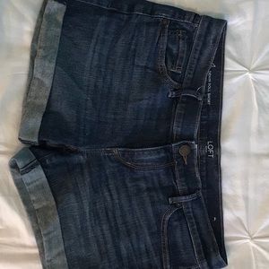 Women Loft outlet 3 1/2 inch Jean shorts size 4